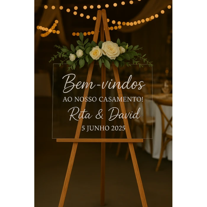 A Placa Acrílico Transparente Simples conjuga leveza e sofisticação num design minimalista, com acrílico transparente e caligrafia delicada.