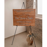 Placa tema viagens ideal para casamentos, com design elegante em madeira. Um toque único para a receção dos convidados.