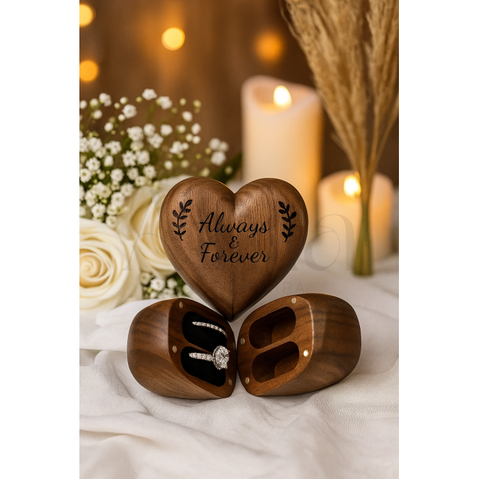 Porta alianças madeira coração com gravação. Um detalhe romântico e elegante para o dia do casamento.